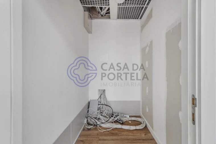 Escritório para Arrendamento em Lordelo do Ouro e Massarelos Foto 4