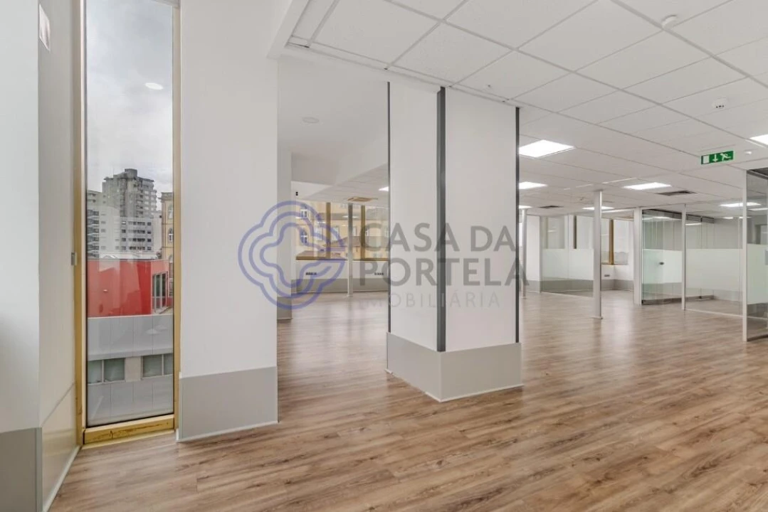 Escritório para Arrendamento em Lordelo do Ouro e Massarelos Foto 6