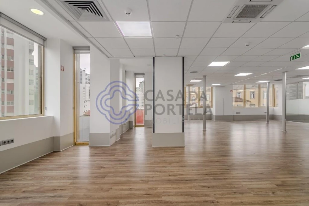 Escritório para Arrendamento em Lordelo do Ouro e Massarelos Foto 5