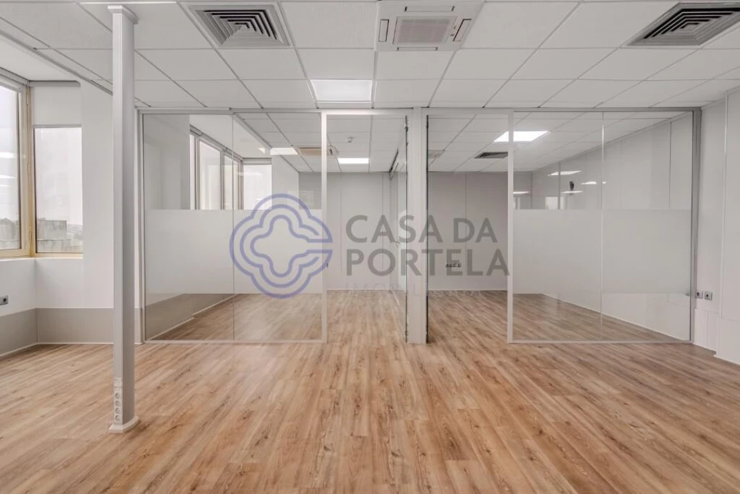 Escritório para Arrendamento em Lordelo do Ouro e Massarelos Foto 9