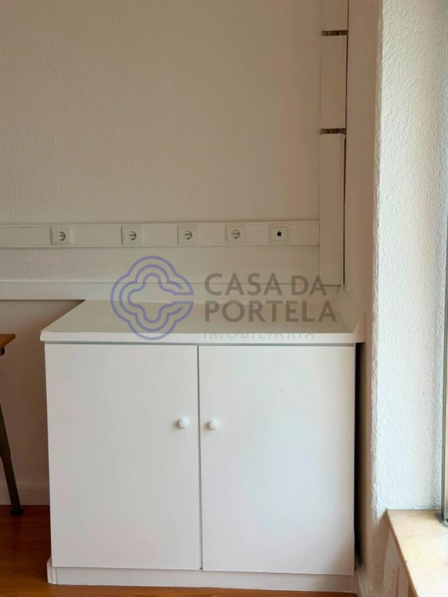 Loja para Arrendamento em São Vicente Foto 6