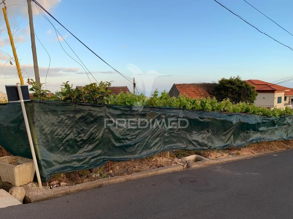Terreno para Venda em Canhas Foto 2
