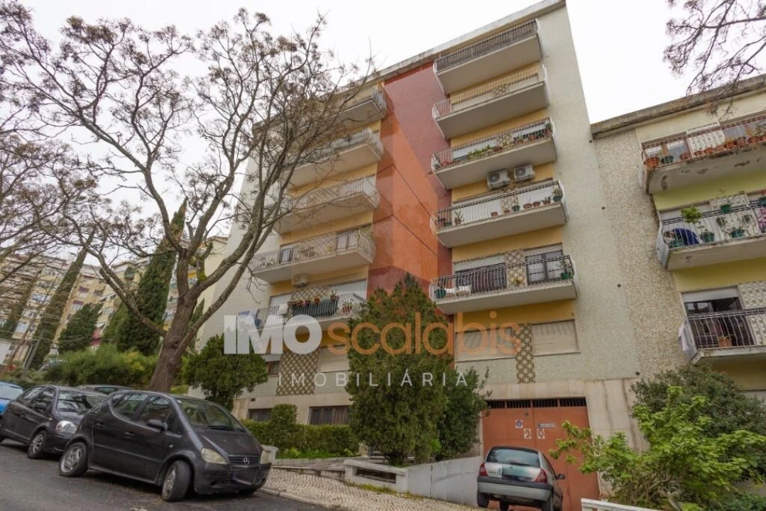 Garagem para Venda em Romeira e Várzea Foto 8