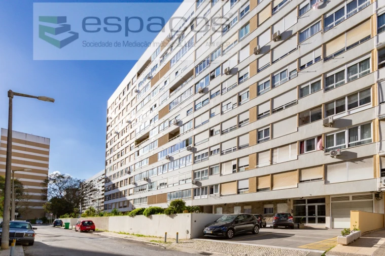 Apartamento T3 para Venda em Moscavide e Portela Foto 18