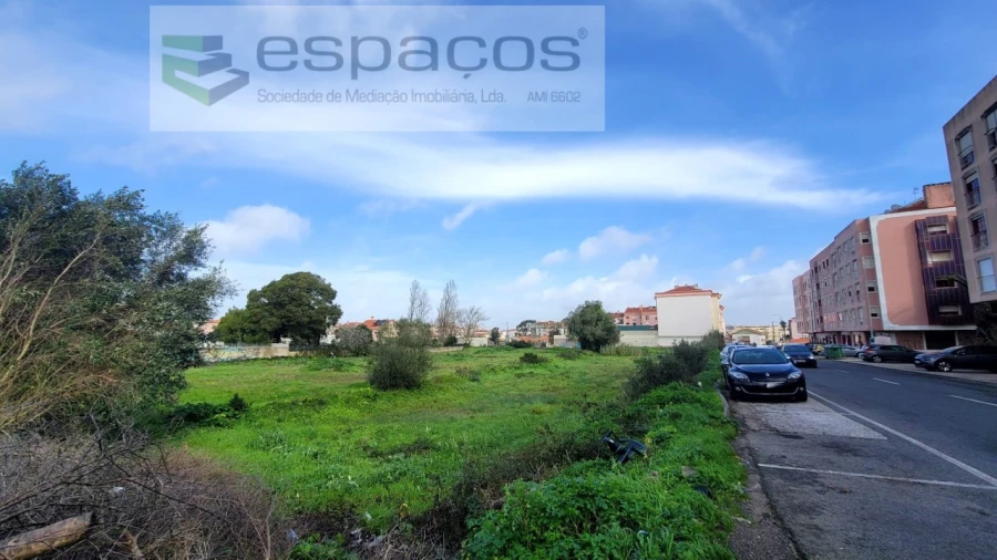 Terreno para Venda em Algueirão-Mem Martins Foto 2