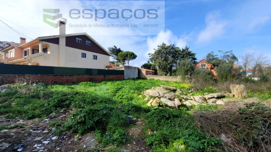 Terreno para Venda em Algueirão-Mem Martins