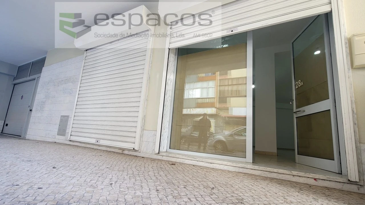 Loja para Arrendamento em Algueirão-Mem Martins Foto 2