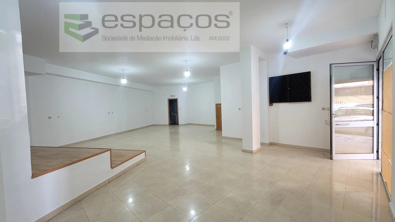 Loja para Arrendamento em Algueirão-Mem Martins Foto 3