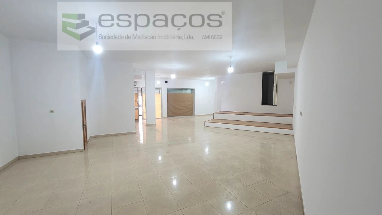 Loja para Arrendamento em Algueirão-Mem Martins Foto 4