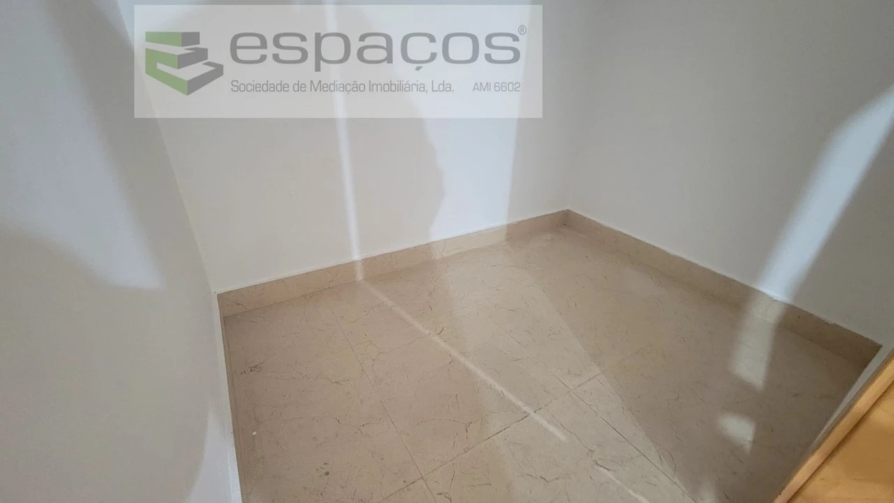 Loja para Arrendamento em Algueirão-Mem Martins Foto 10