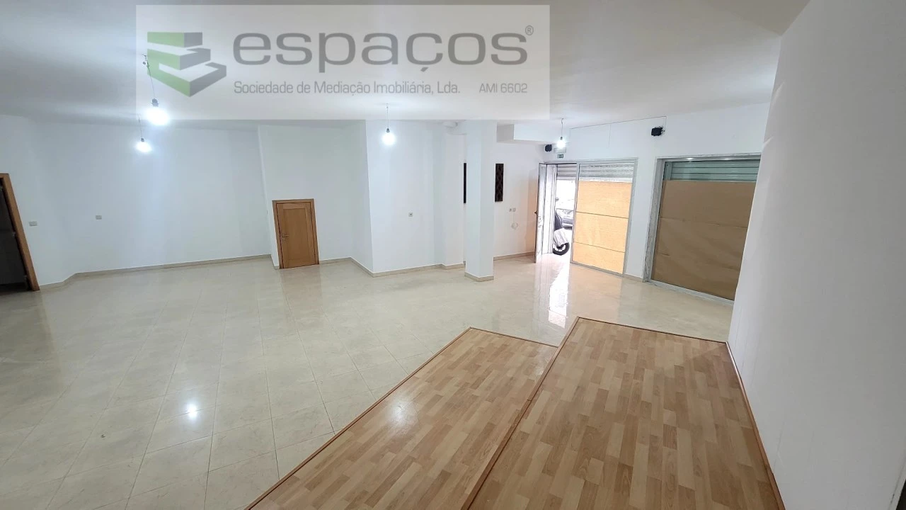 Loja para Arrendamento em Algueirão-Mem Martins Foto 11