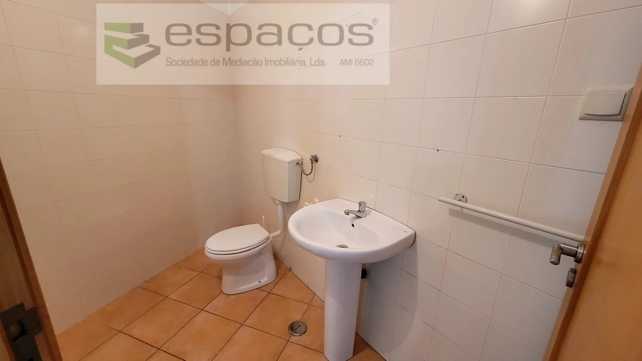 Loja para Arrendamento em Algueirão-Mem Martins Foto 16