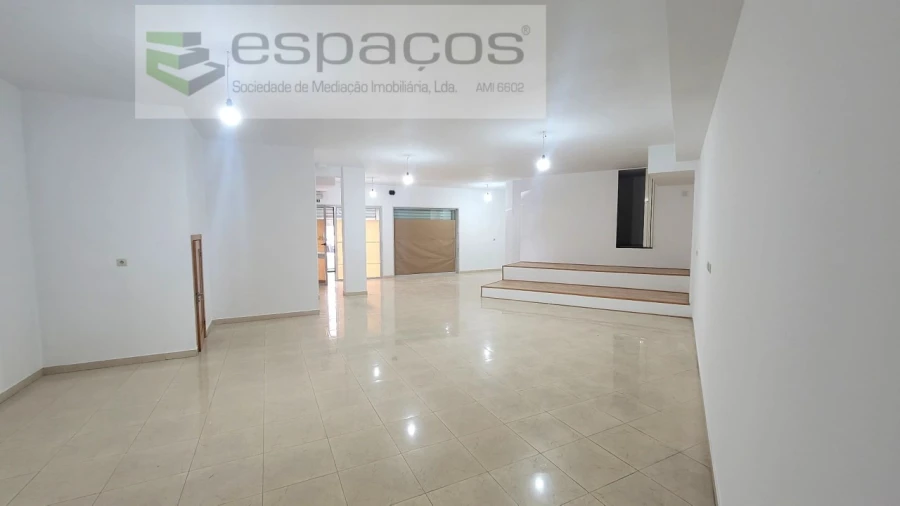 Loja para Arrendamento em Algueirão-Mem Martins Foto 4