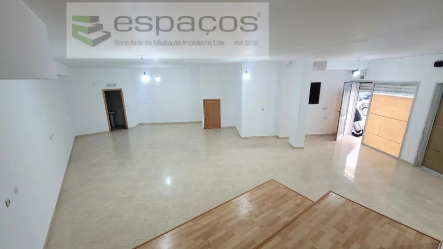 Loja para Arrendamento em Algueirão-Mem Martins Foto 5