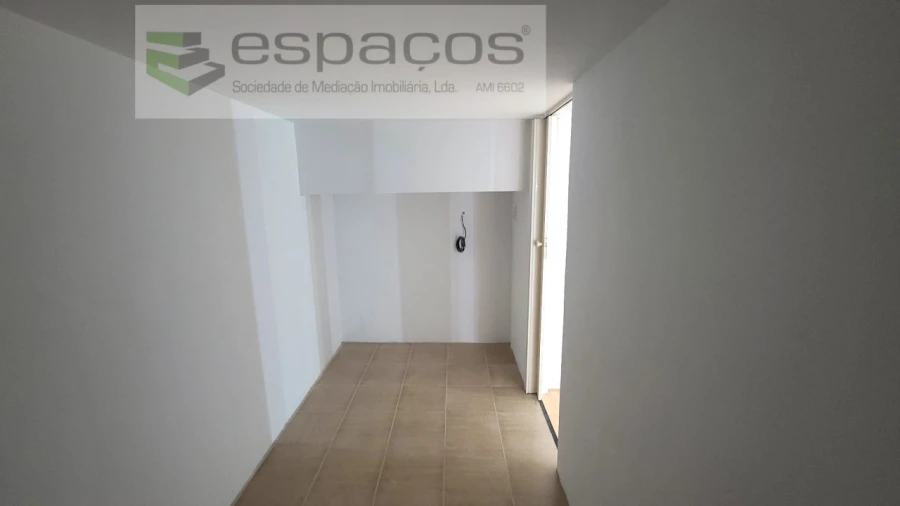 Loja para Arrendamento em Algueirão-Mem Martins Foto 9