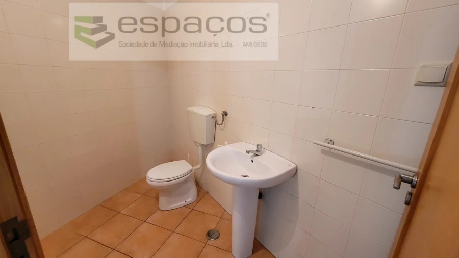 Loja para Arrendamento em Algueirão-Mem Martins Foto 16