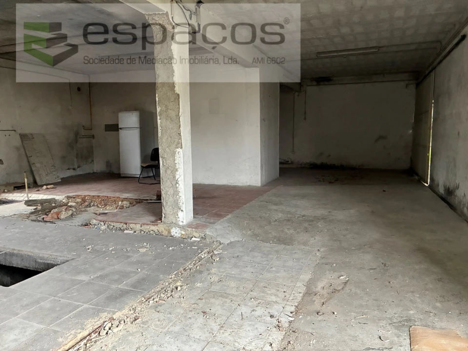 Armazém para Venda em Teixoso e Sarzedo Foto 3