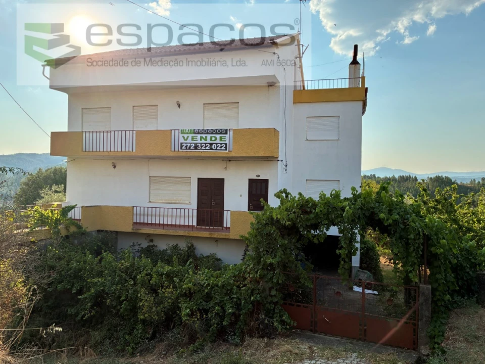 Moradia T5 para Venda em Lavacolhos Foto 1