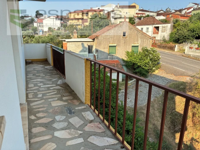 Moradia T5 para Venda em Lavacolhos Foto 3