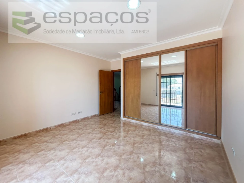 Moradia T4 para Venda em Castelo Branco Foto 11