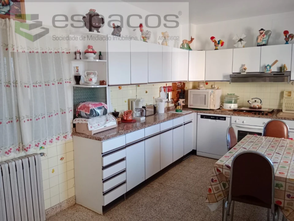 Moradia T4 para Venda em Lavacolhos Foto 9