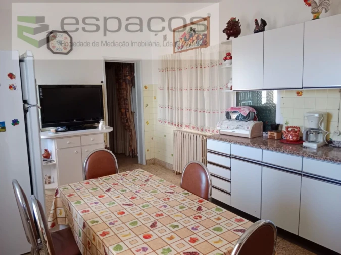Moradia T4 para Venda em Lavacolhos Foto 11