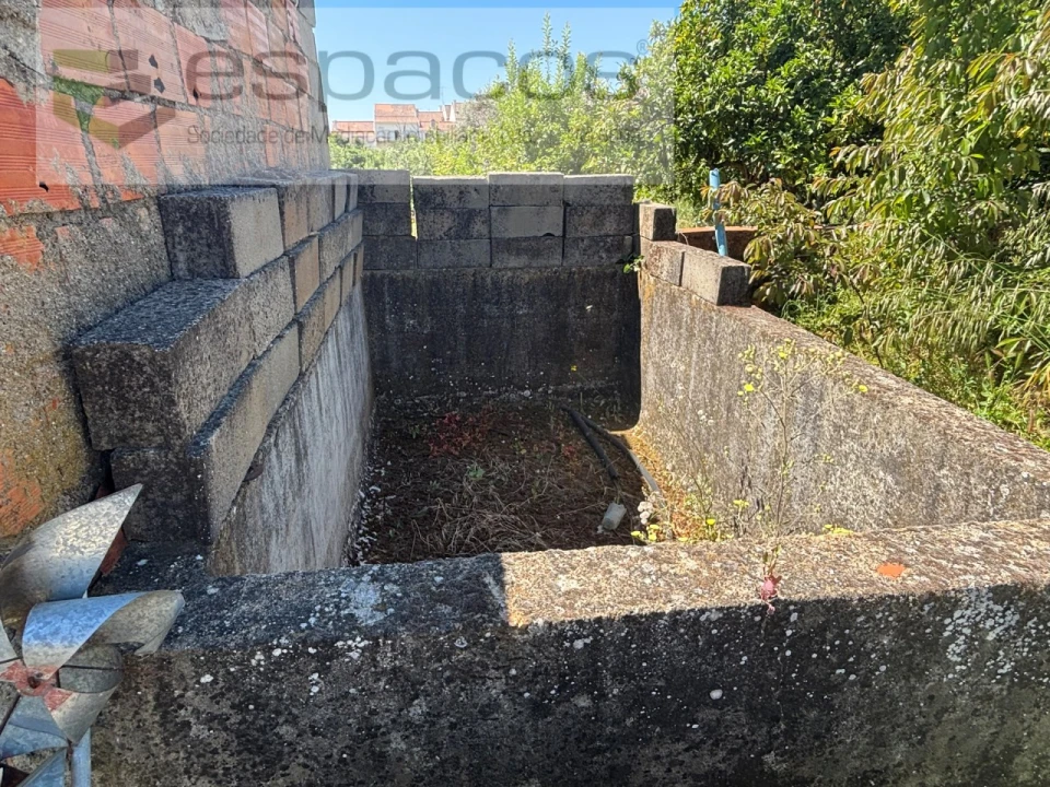 Terreno para Venda em Escalos de Baixo e Mata Foto 18