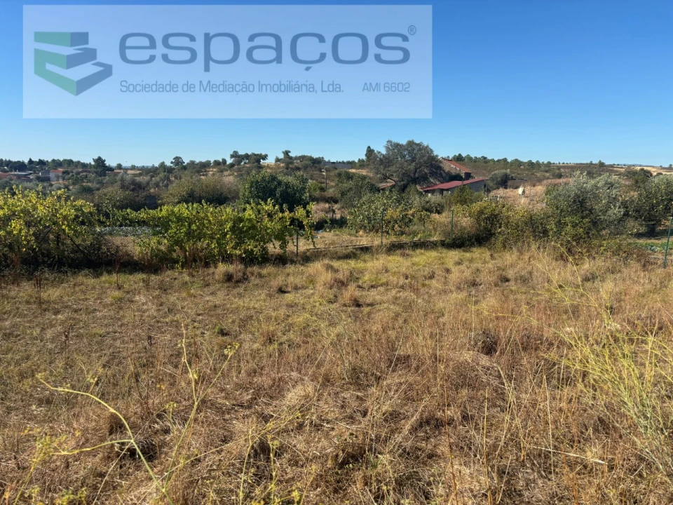 Moradia T3 para Venda em Salgueiro do Campo Foto 3