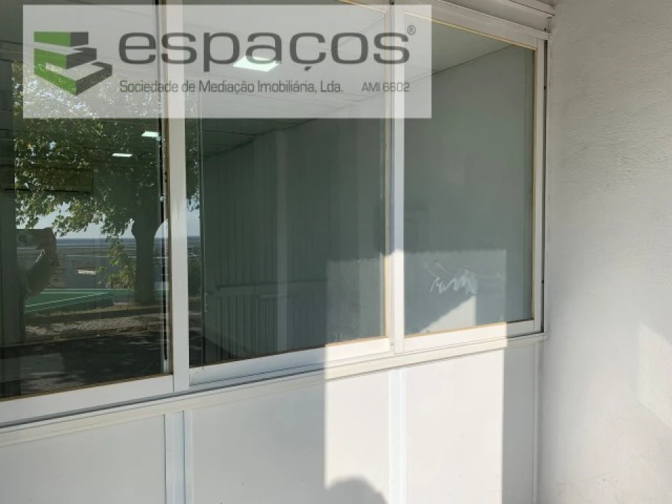 Armazém para Venda em Póvoa de Santa Iria e Forte da Casa Foto 4