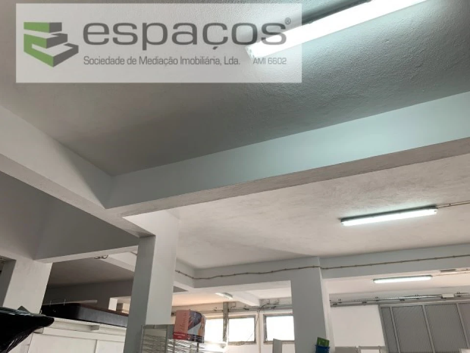 Armazém para Venda em Póvoa de Santa Iria e Forte da Casa Foto 5