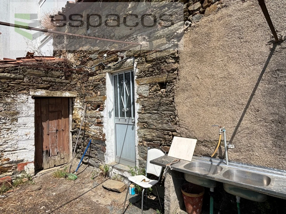 Moradia T2 para Venda em Benquerenças Foto 16