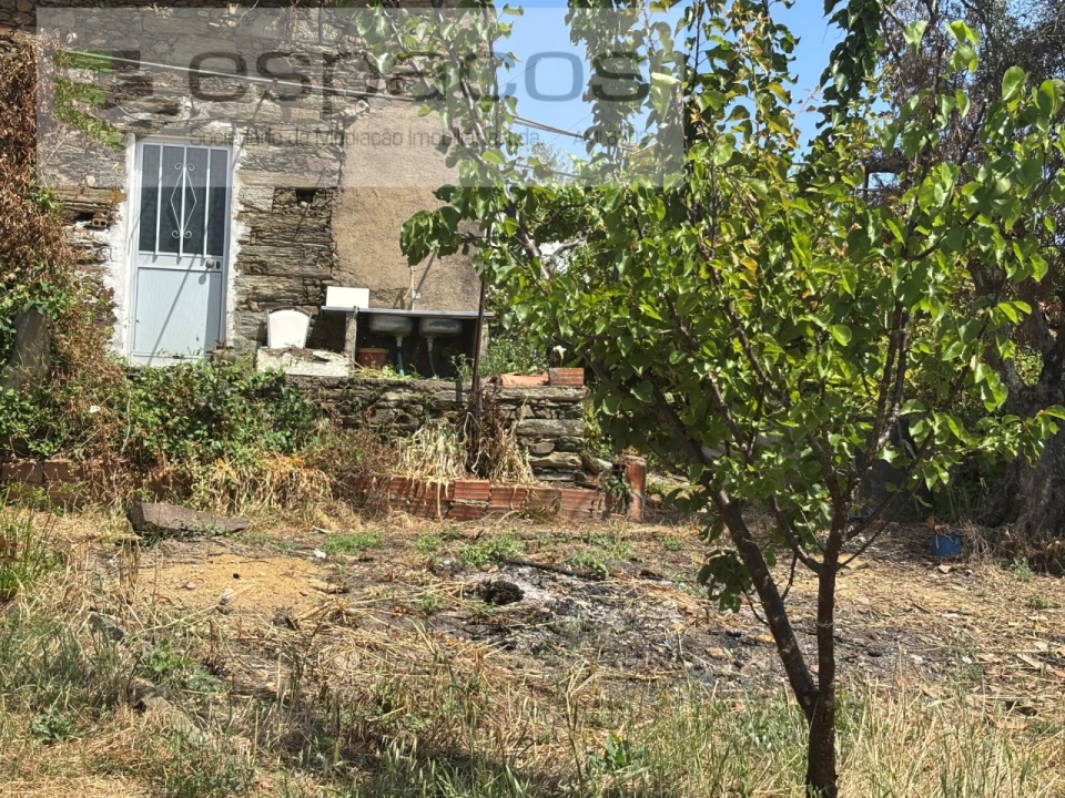 Moradia T2 para Venda em Benquerenças Foto 1