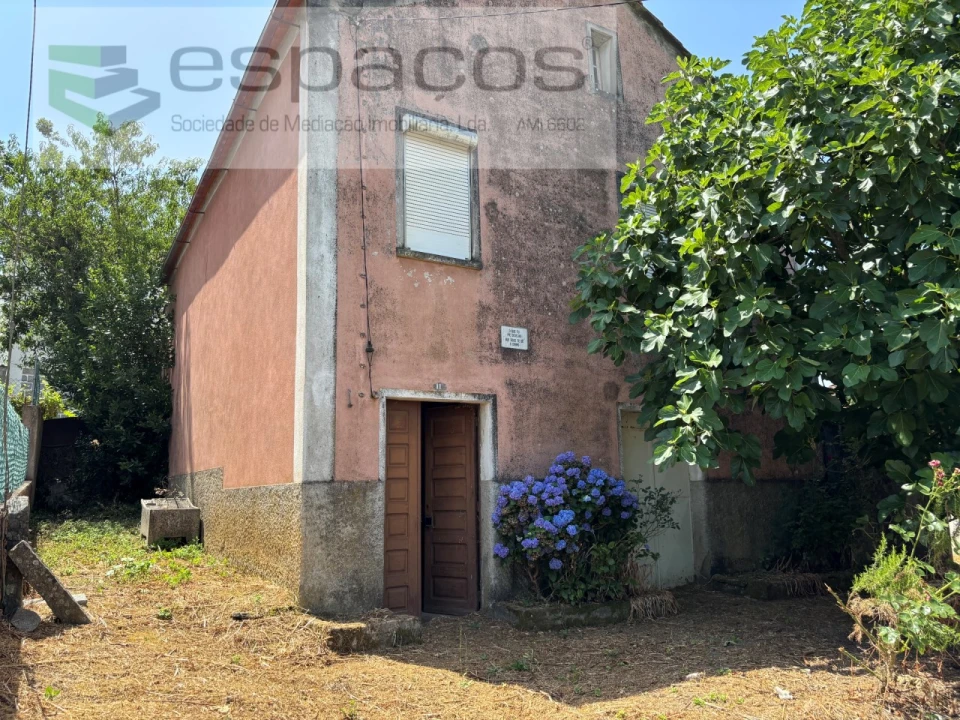 Moradia T2 para Venda em Lavacolhos Foto 2