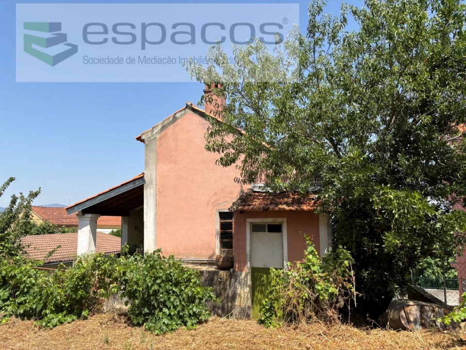 Moradia T2 para Venda em Lavacolhos Foto 4