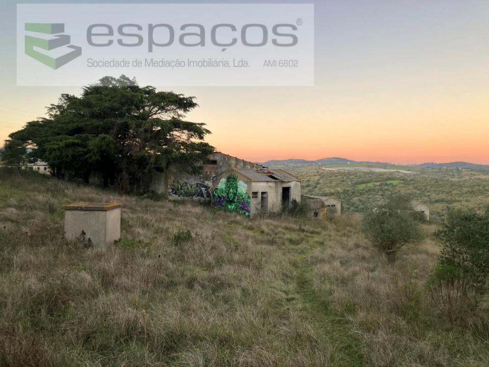 Terreno Comércio / Armazém para Venda em Venda do Pinheiro e Santo Estêvão das Galés Foto 1