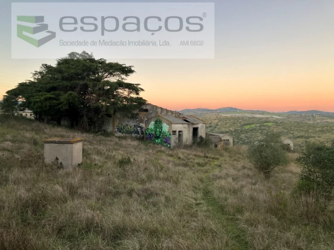 Terreno Comércio / Armazém para Venda em Venda do Pinheiro e Santo Estêvão das Galés