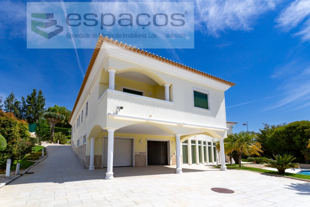 Moradia T4 para Venda em Póvoa de Santa Iria e Forte da Casa Foto 12