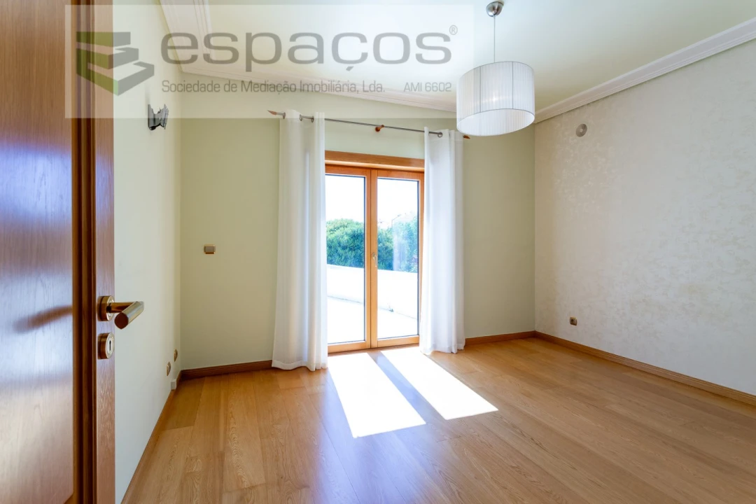 Moradia T4 para Venda em Póvoa de Santa Iria e Forte da Casa Foto 52