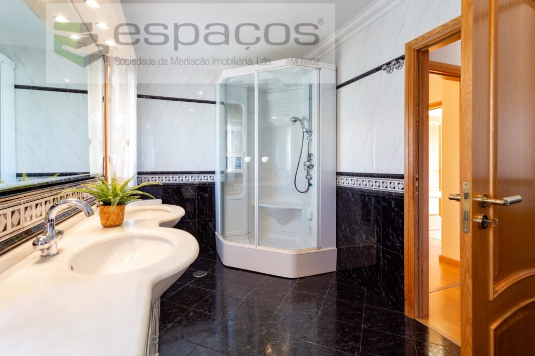 Moradia T4 para Venda em Póvoa de Santa Iria e Forte da Casa Foto 61