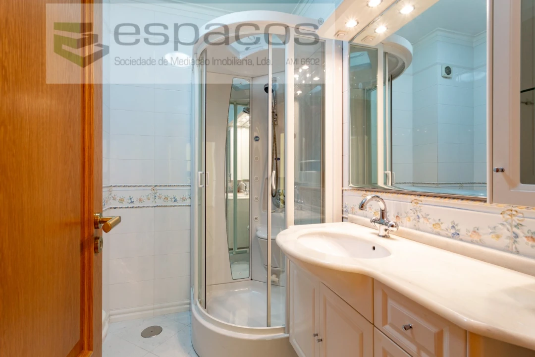 Moradia T4 para Venda em Póvoa de Santa Iria e Forte da Casa Foto 46