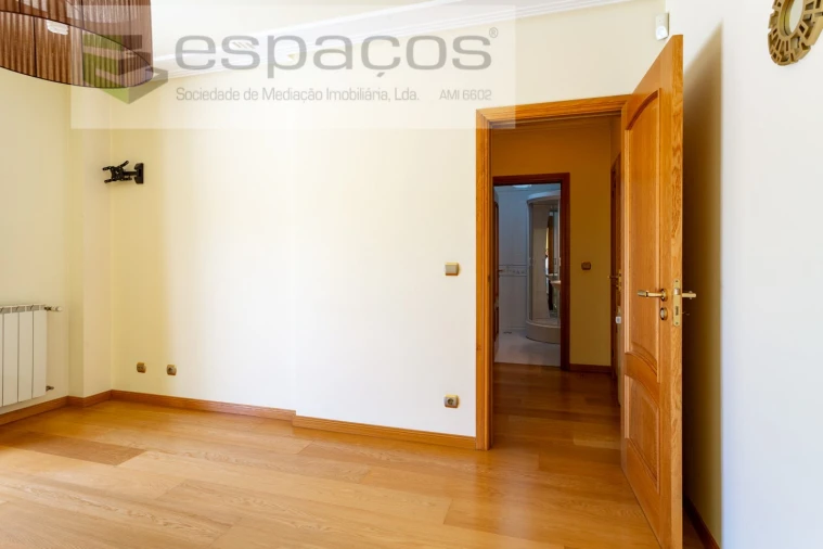 Moradia T4 para Venda em Póvoa de Santa Iria e Forte da Casa Foto 45