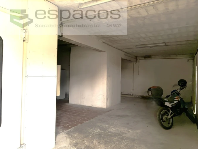 Armazém para Arrendamento em Teixoso e Sarzedo Foto 2