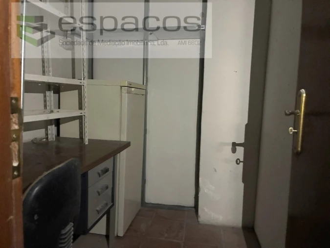 Armazém para Arrendamento em Teixoso e Sarzedo Foto 14