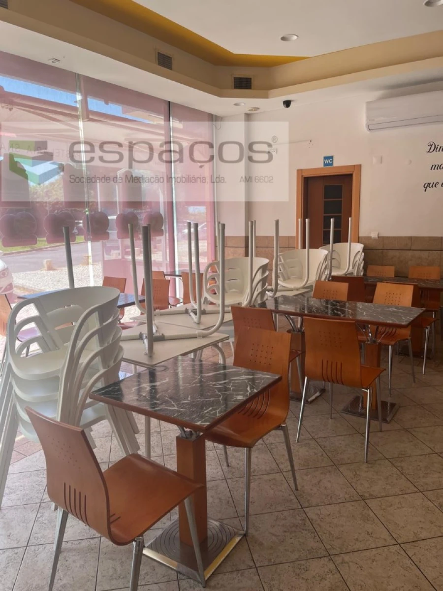 Negócio para Venda em Póvoa de Santa Iria e Forte da Casa Foto 1