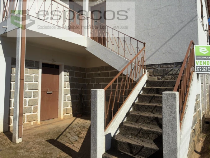 Moradia T3 para Venda em Lavacolhos Foto 2