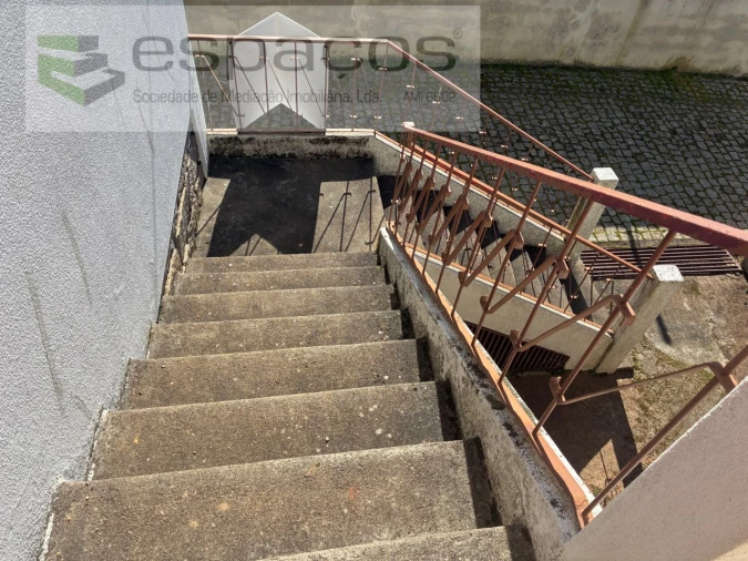 Moradia T3 para Venda em Lavacolhos Foto 3