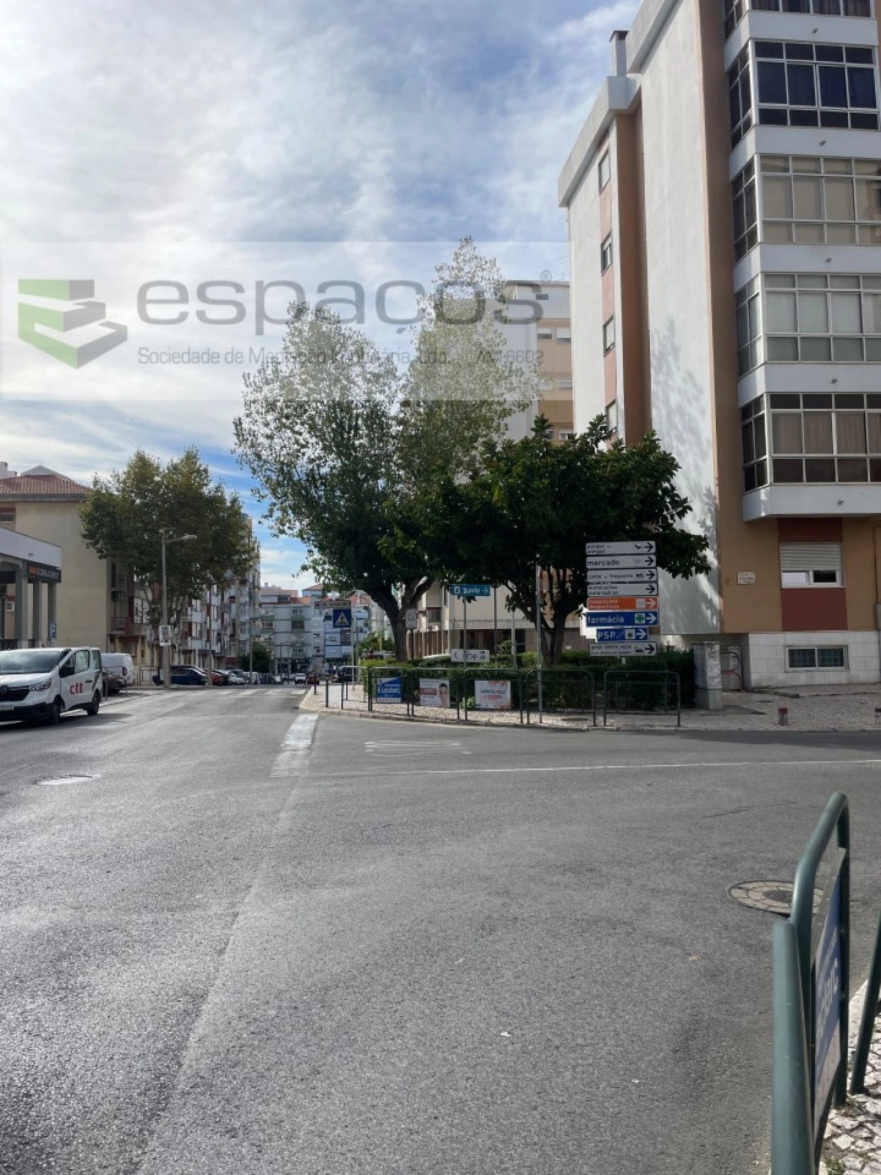 Loja para Arrendamento em Santa Iria de Azoia, São João da Talha e Bobadela Foto 1