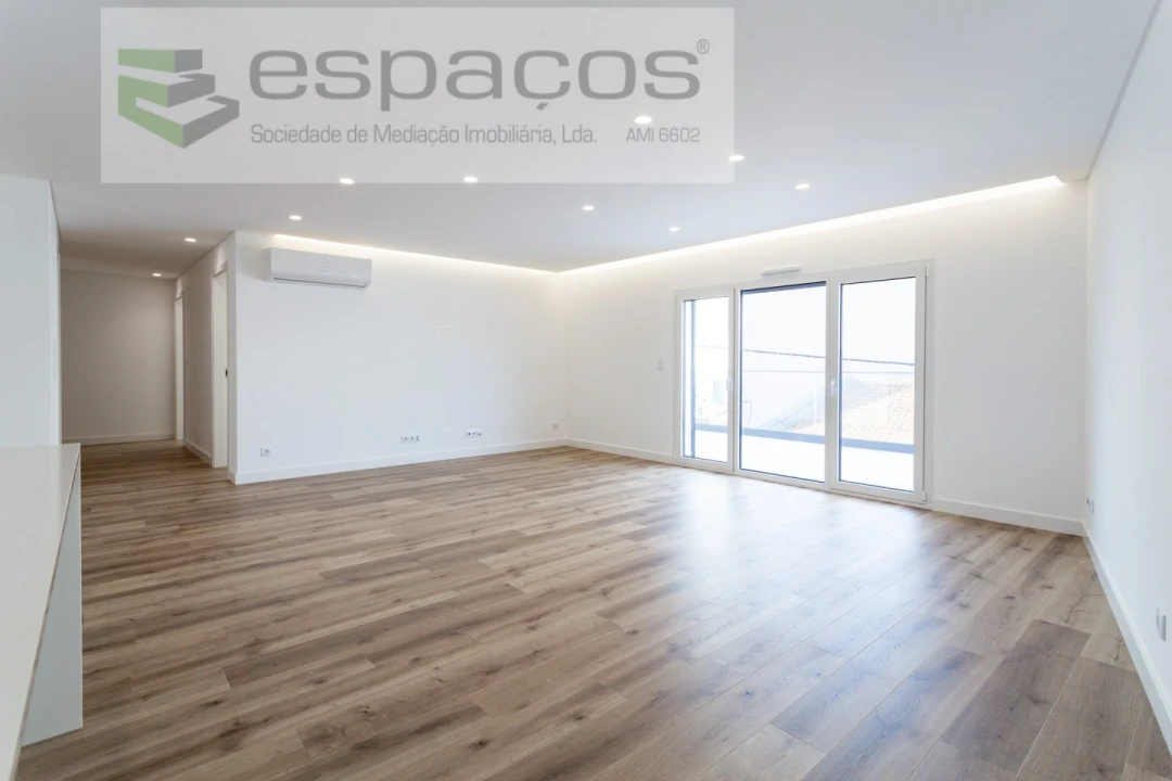 Apartamento T3 para Venda em Santa Iria de Azoia, São João da Talha e Bobadela Foto 1