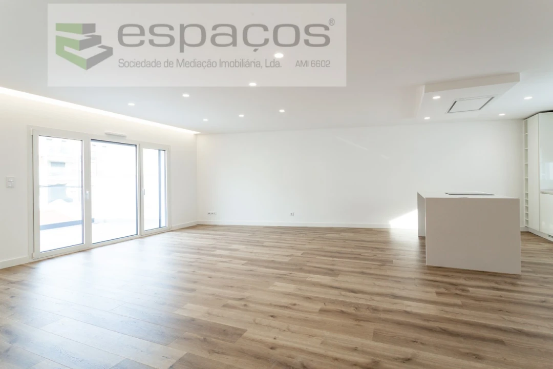 Apartamento T3 para Venda em Santa Iria de Azoia, São João da Talha e Bobadela Foto 2
