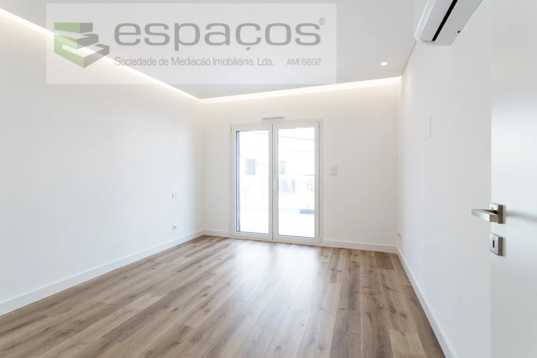 Apartamento T3 para Venda em Santa Iria de Azoia, São João da Talha e Bobadela Foto 21